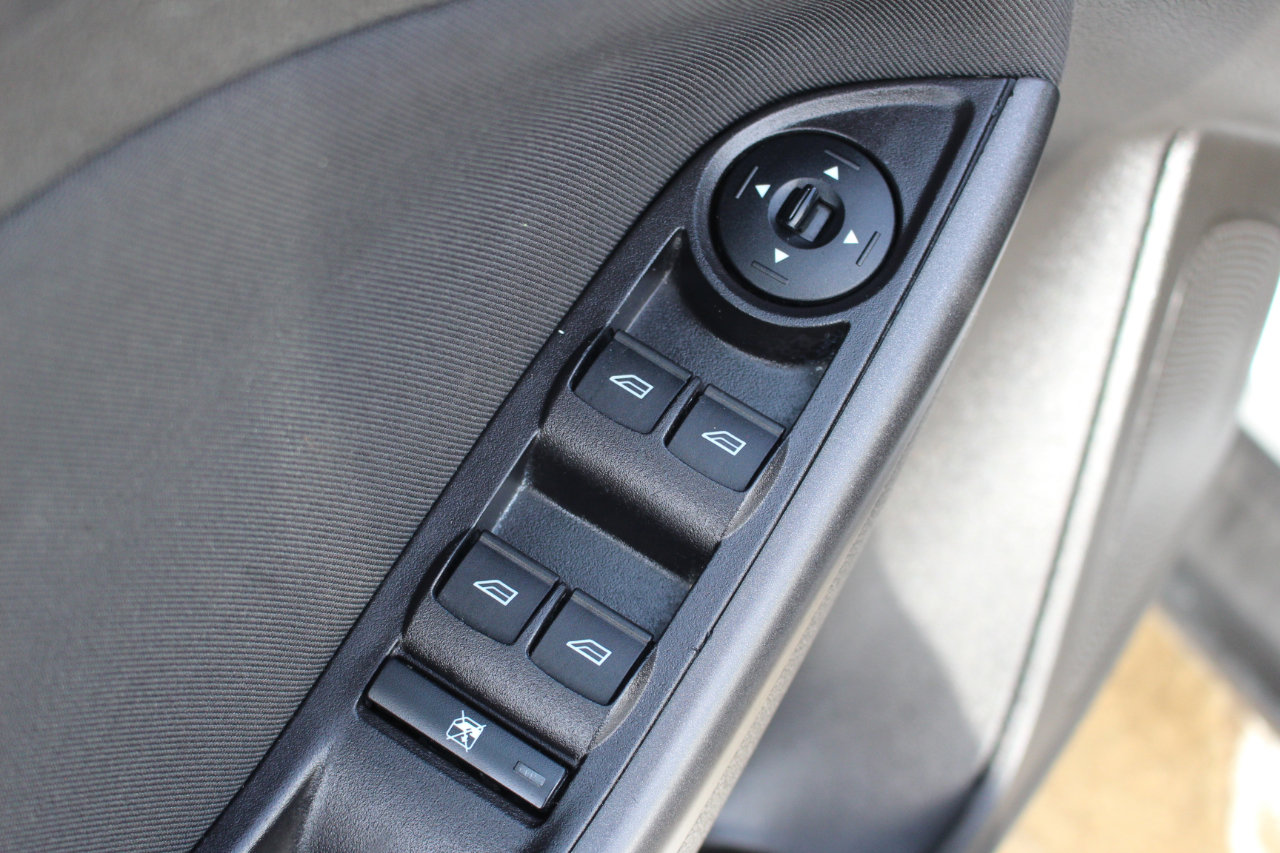 Used 2016 Ford Focus SE w/ Equipment Group 201A image 13