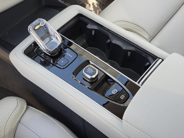 New 2027 Volvo XC90 T8 Ultra AWD/4WD image 23