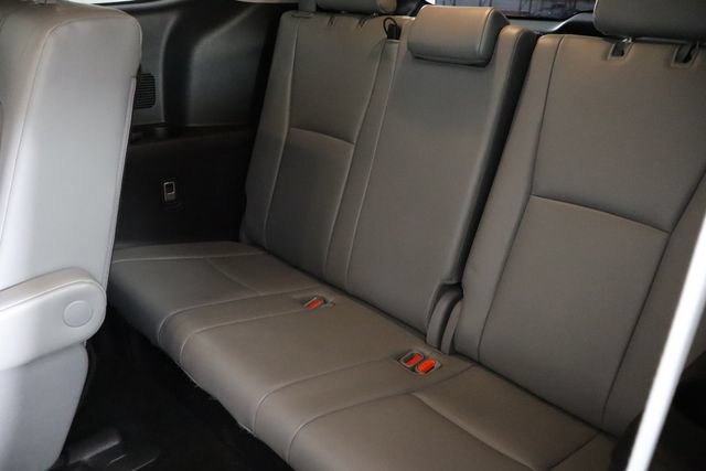 Used 2023 Toyota Highlander XLE FWD image 17