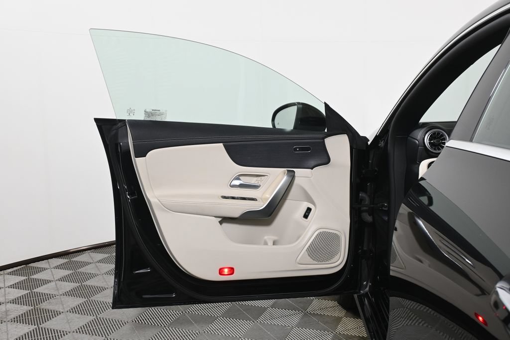 Certified 2022 Mercedes-Benz CLA 250 4MATIC image 25