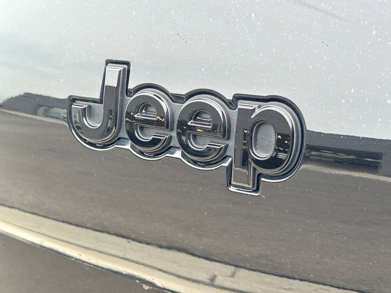 Used 2023 Jeep Grand Cherokee L Laredo AWD/4WD image 14