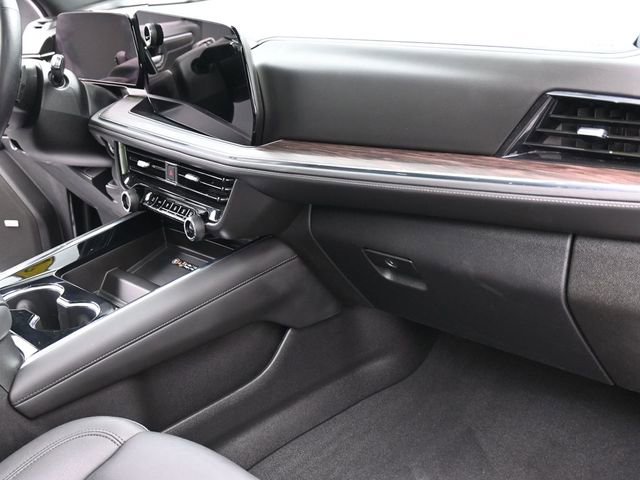Used 2025 Chevrolet Suburban LT w/ Comfort Package AWD/4WD image 30
