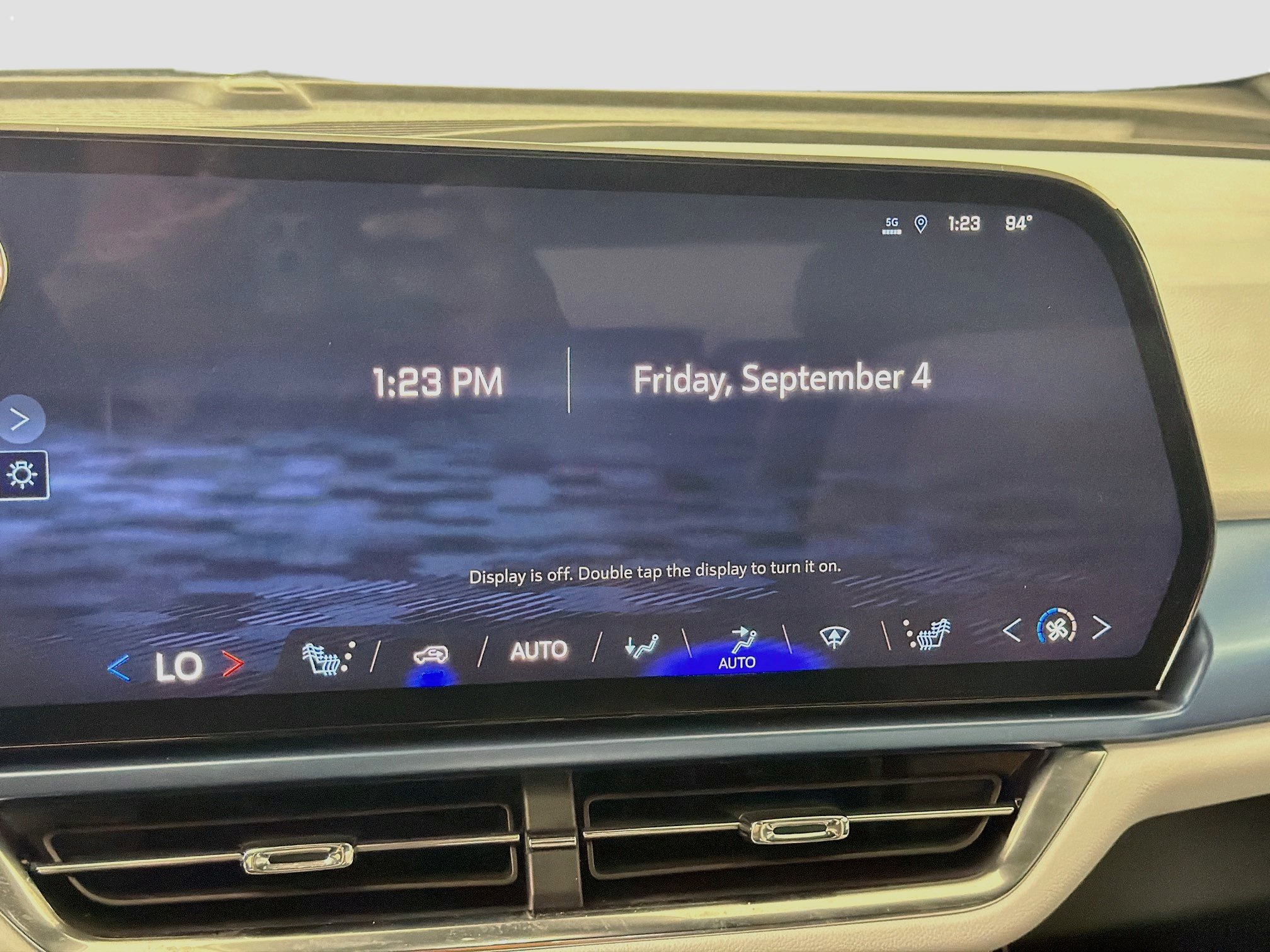 Used 2024 Chevrolet Equinox EV LT FWD image 19