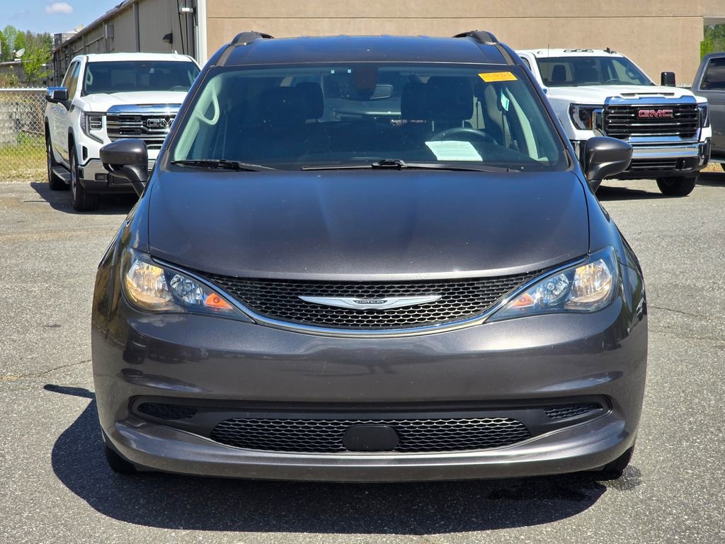 Used 2021 Chrysler Voyager Lxi image 13
