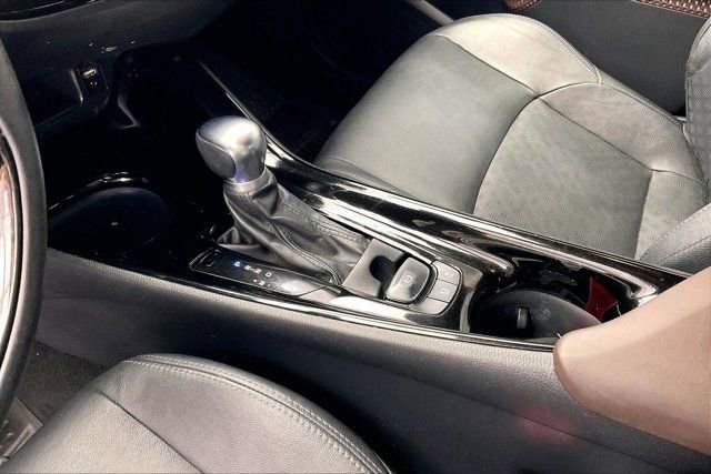 Used 2019 Toyota C-HR Limited image 17