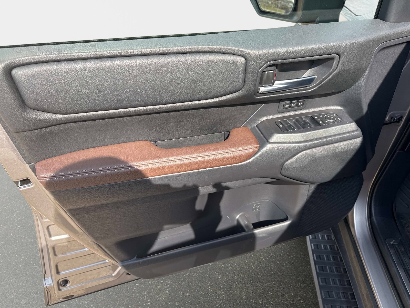 Used 2025 Toyota Land Cruiser w/ Premium Package image 17