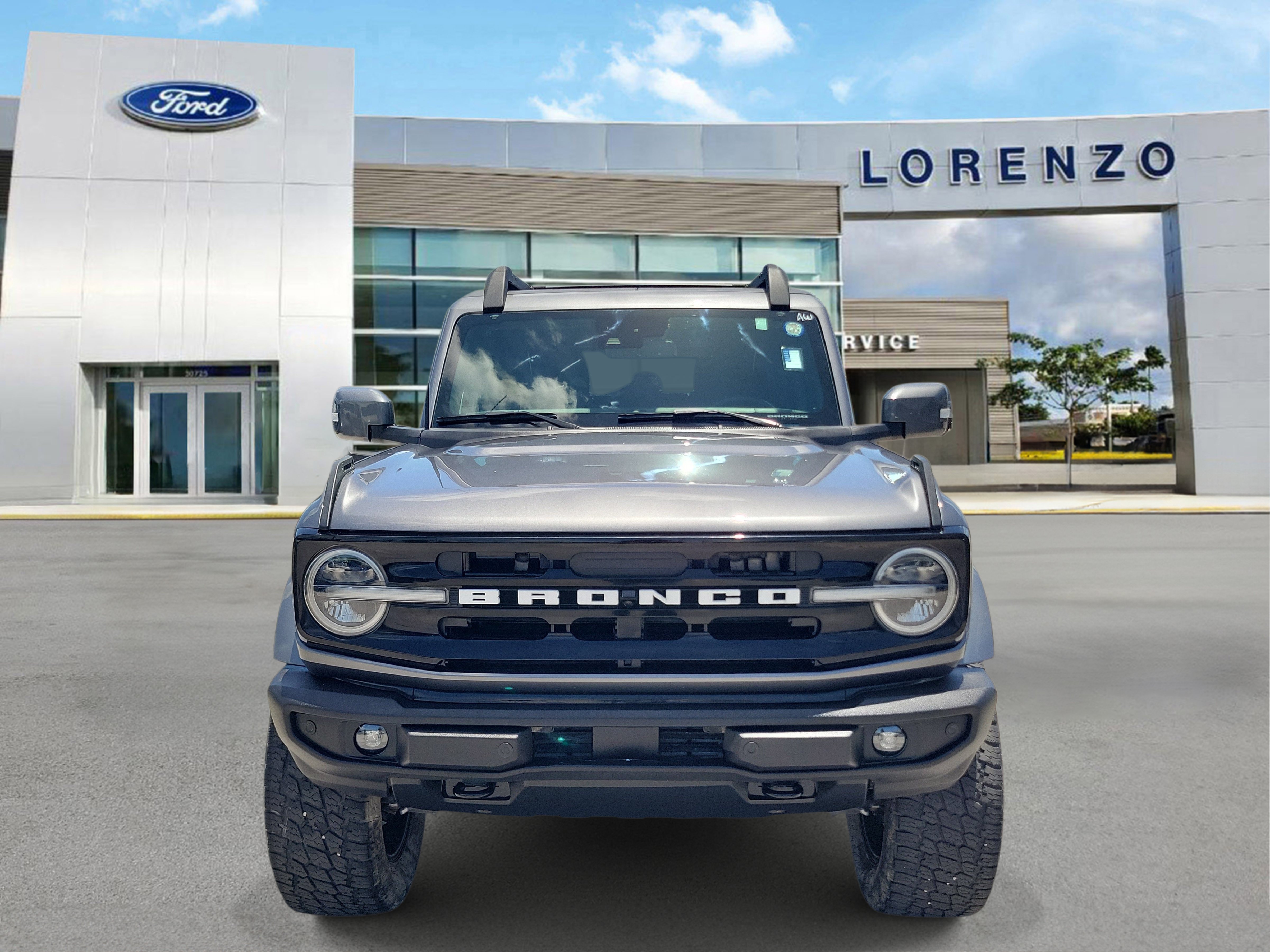 Used 2023 Ford Bronco Outer Banks AWD/4WD image 2