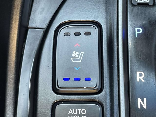 Used 2017 Hyundai Santa Fe Sport w/ 2.0T Ultimate Tech Package 05 FWD image 33