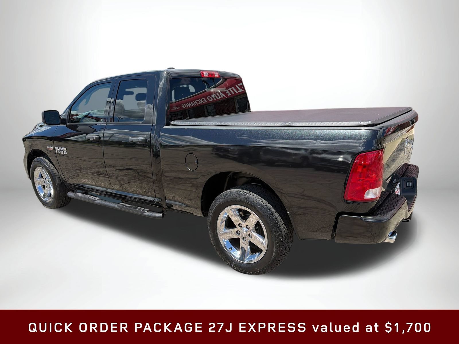 Used 2017 RAM 1500 Express AWD/4WD image 4