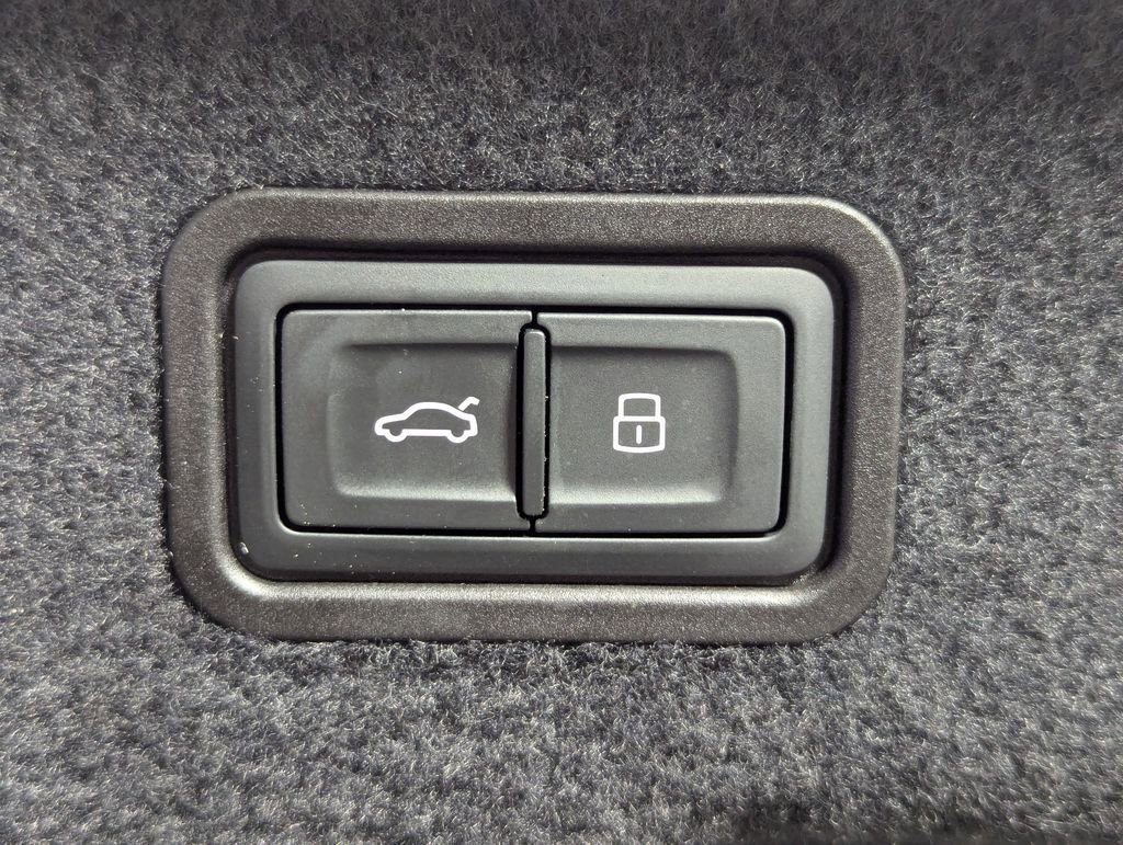 Used 2019 Audi A8 L 4.0T w/ First Edition Package AWD/4WD image 61