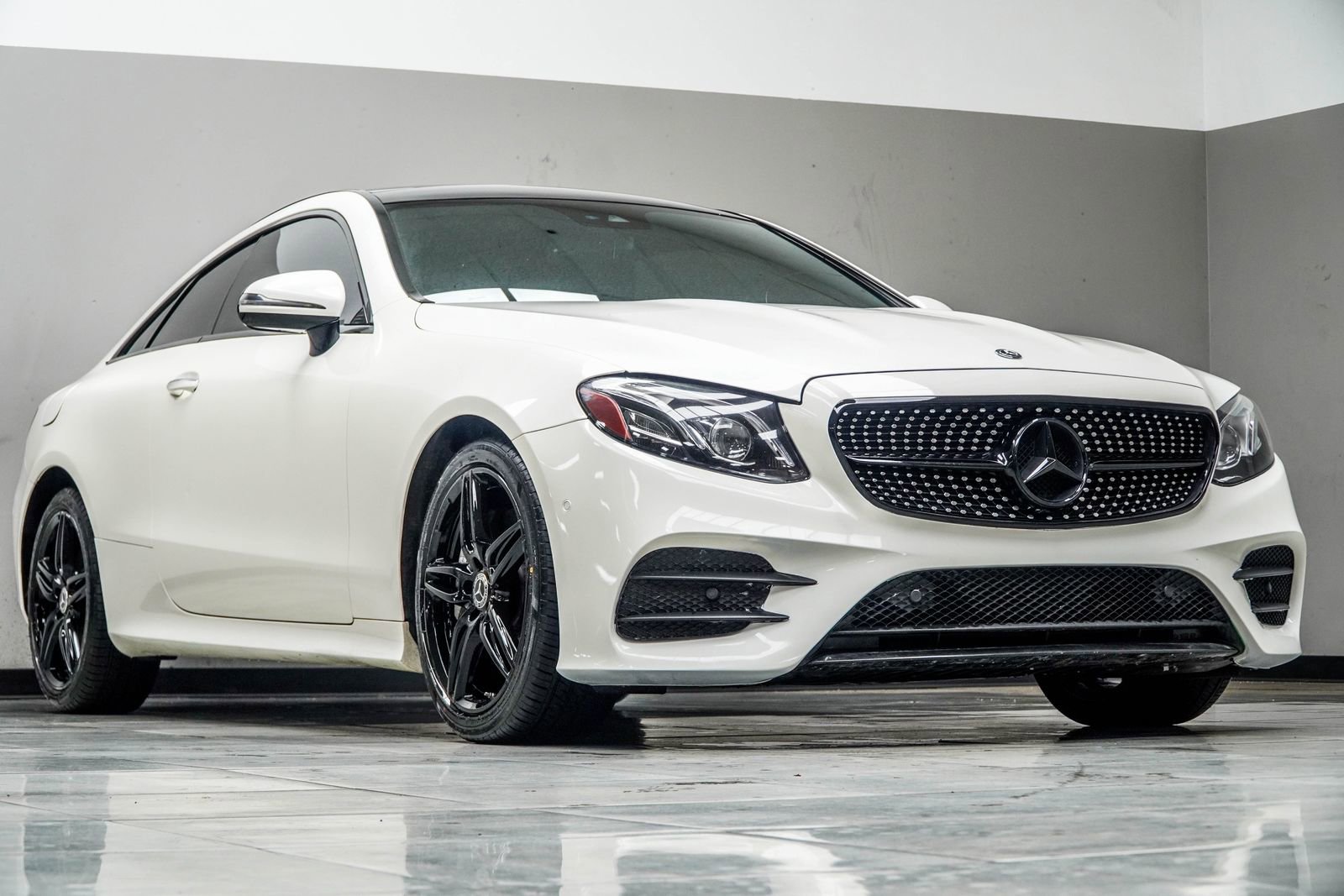 Used 2018 Mercedes-Benz E 400 4MATIC Coupe w/ Premium 2 Package image 4
