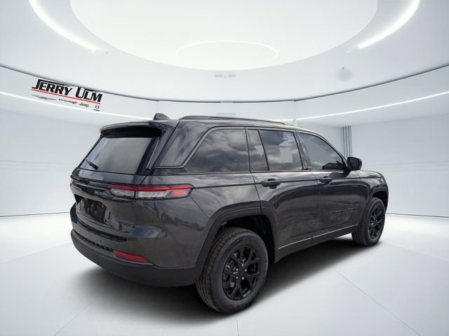 New 2026 Jeep Grand Cherokee Altitude image 3