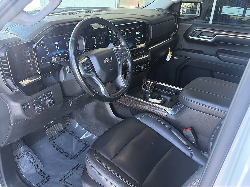 Used 2024 Chevrolet Silverado 1500 RST w/ RST All Star Premium Package AWD/4WD image 5