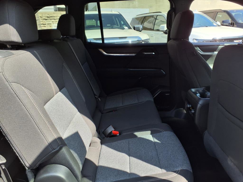 Used 2025 GMC Acadia Elevation image 25