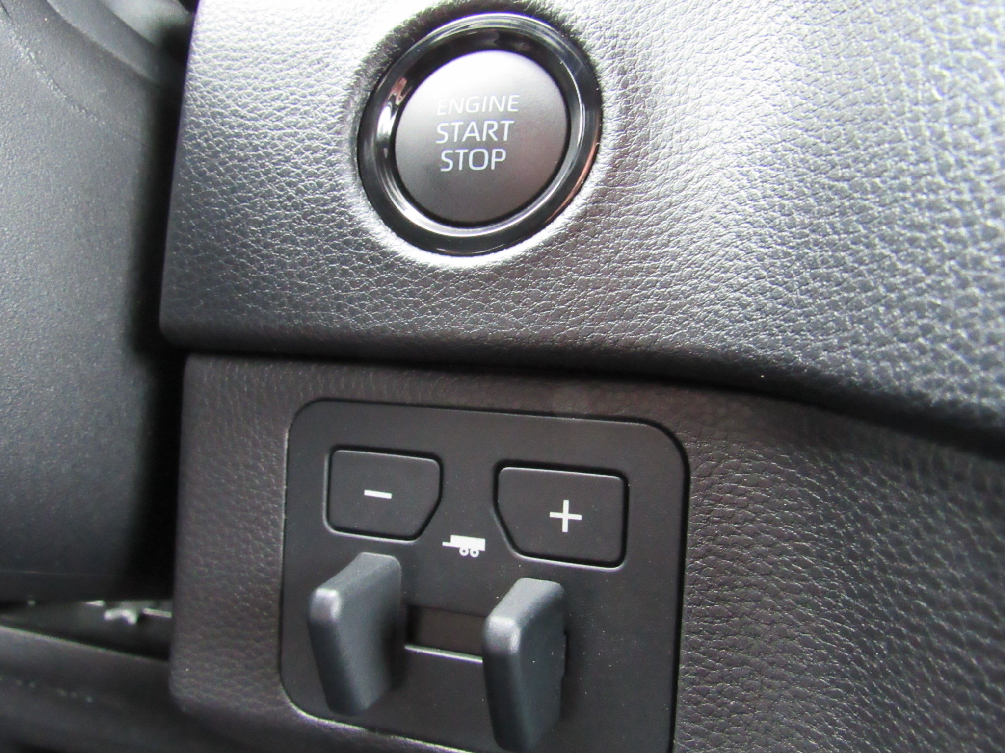 Used 2025 Toyota Tundra SR5 AWD/4WD image 19