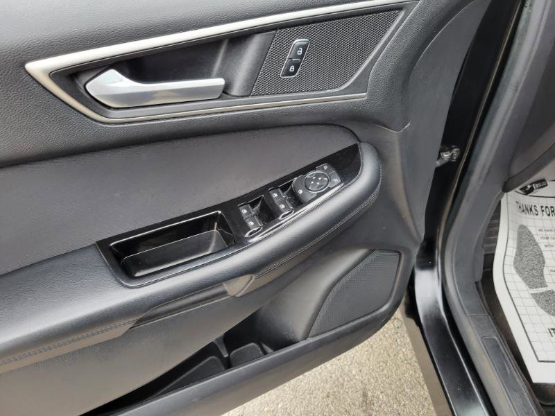 Used 2016 Ford Edge SEL image 21