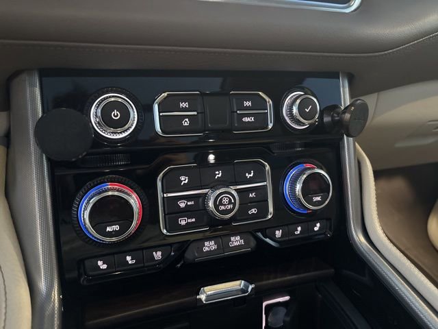 Used 2021 GMC Yukon Denali w/ Denali Premium Package image 25