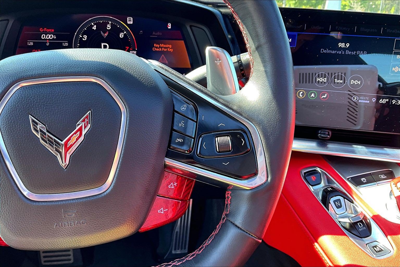 Used 2022 Chevrolet Corvette Stingray Preferred Cpe w/ Engine Appearance Package RWD image 11