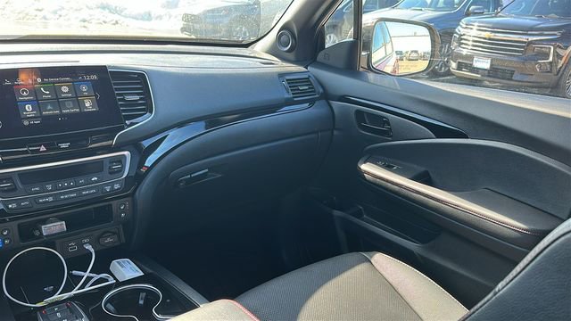 Used 2025 Honda Passport Black Edition image 24