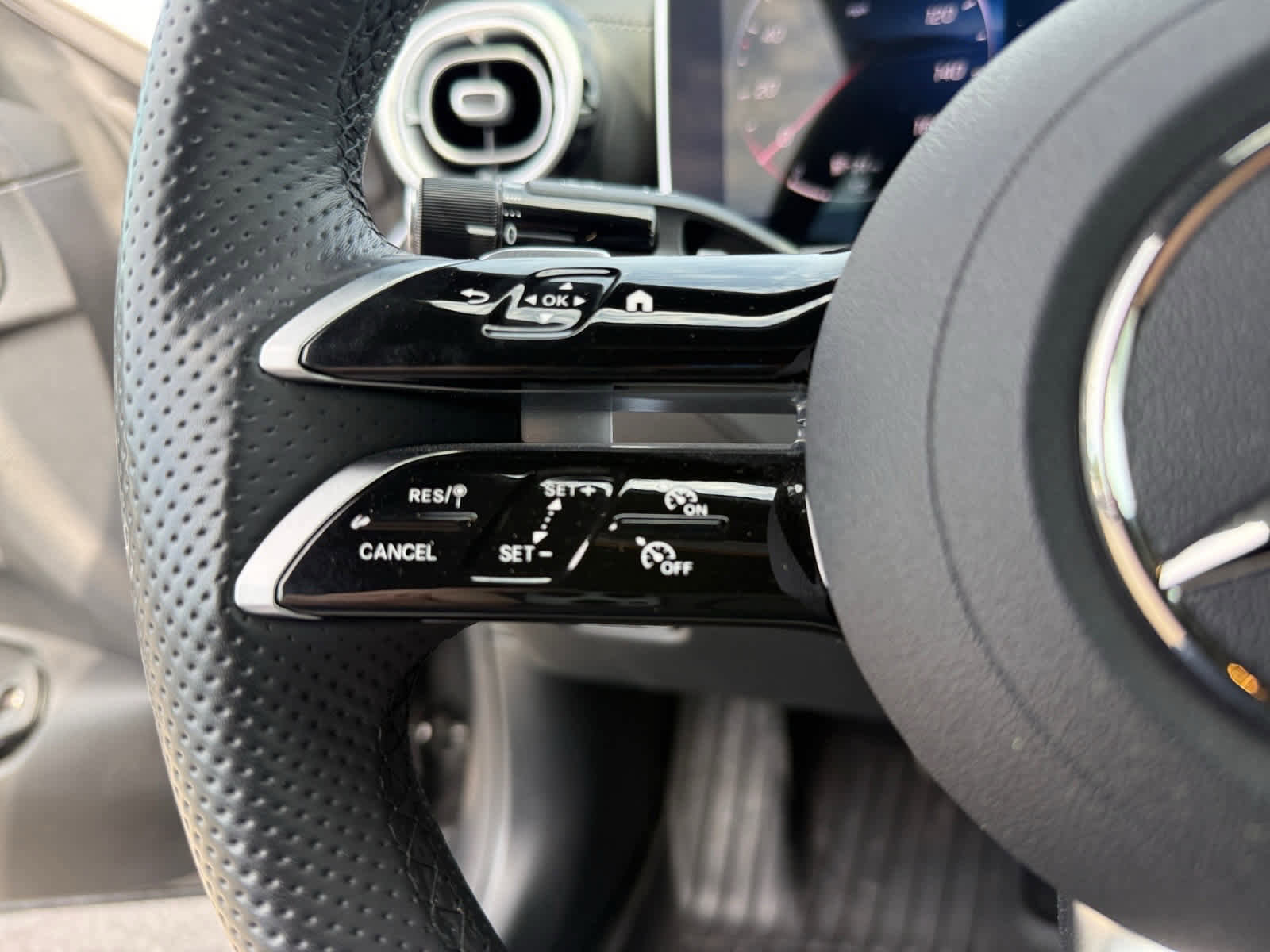 Certified 2024 Mercedes-Benz CLE 450 4MATIC Cabriolet image 20