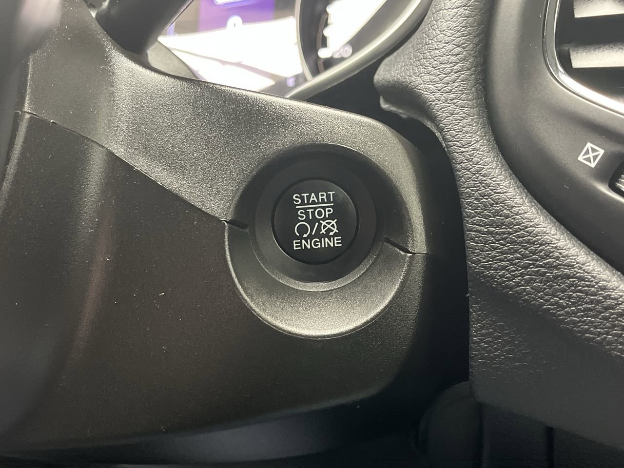 Used 2019 Jeep Compass Latitude w/ Cold Weather Group image 19