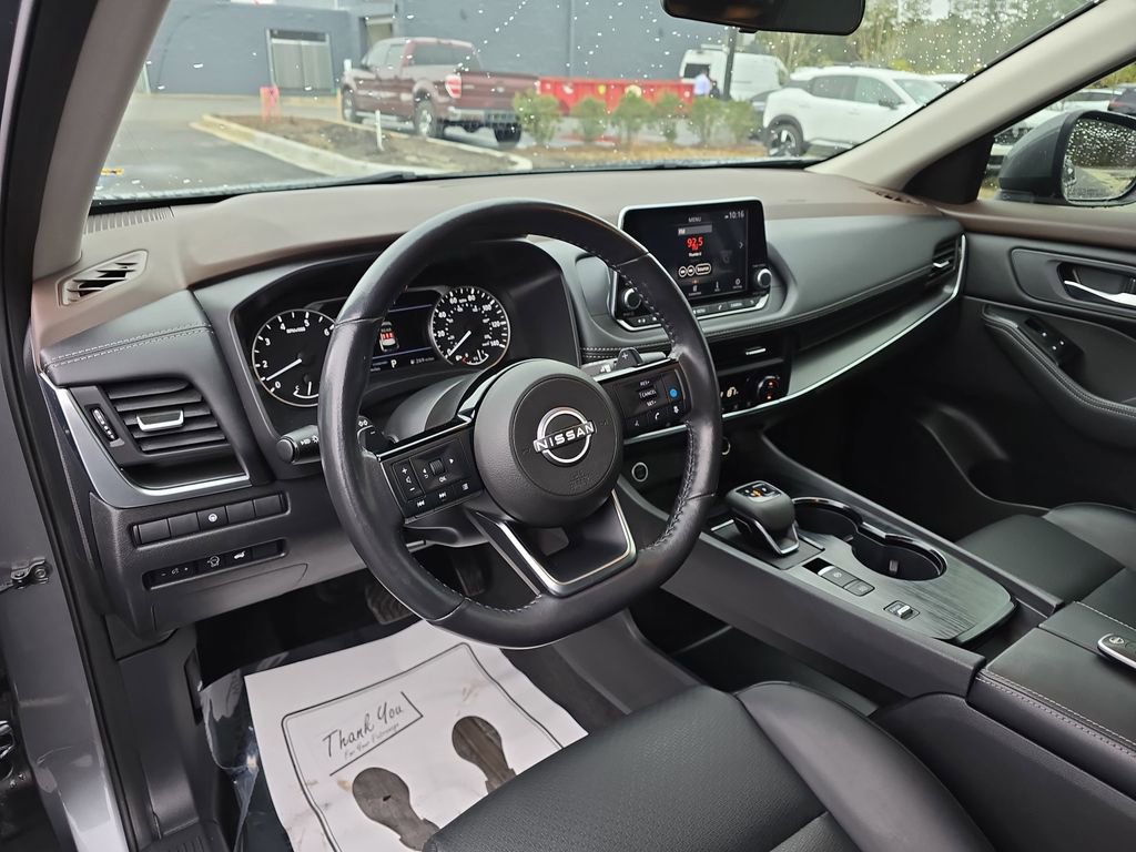 Used 2023 Nissan Rogue SV w/ SV Premium B Package image 20