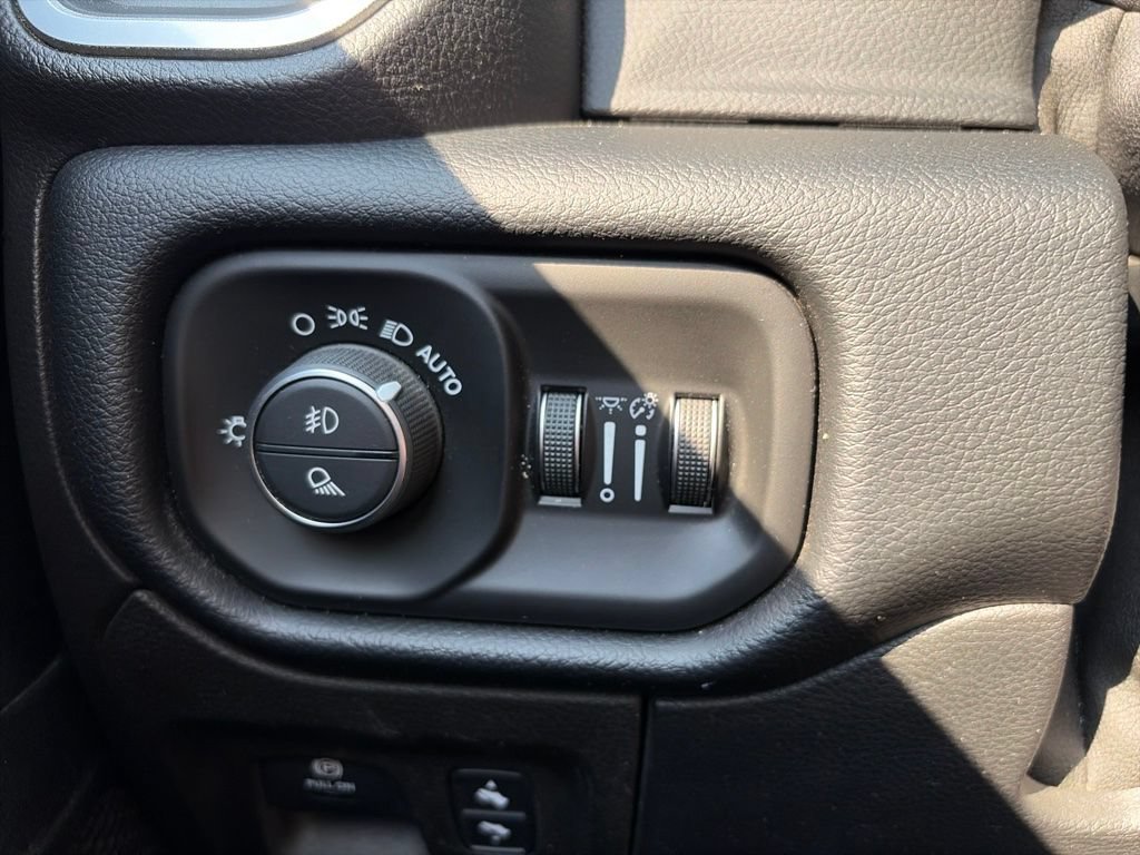 Used 2019 RAM 1500 Big Horn AWD/4WD image 20