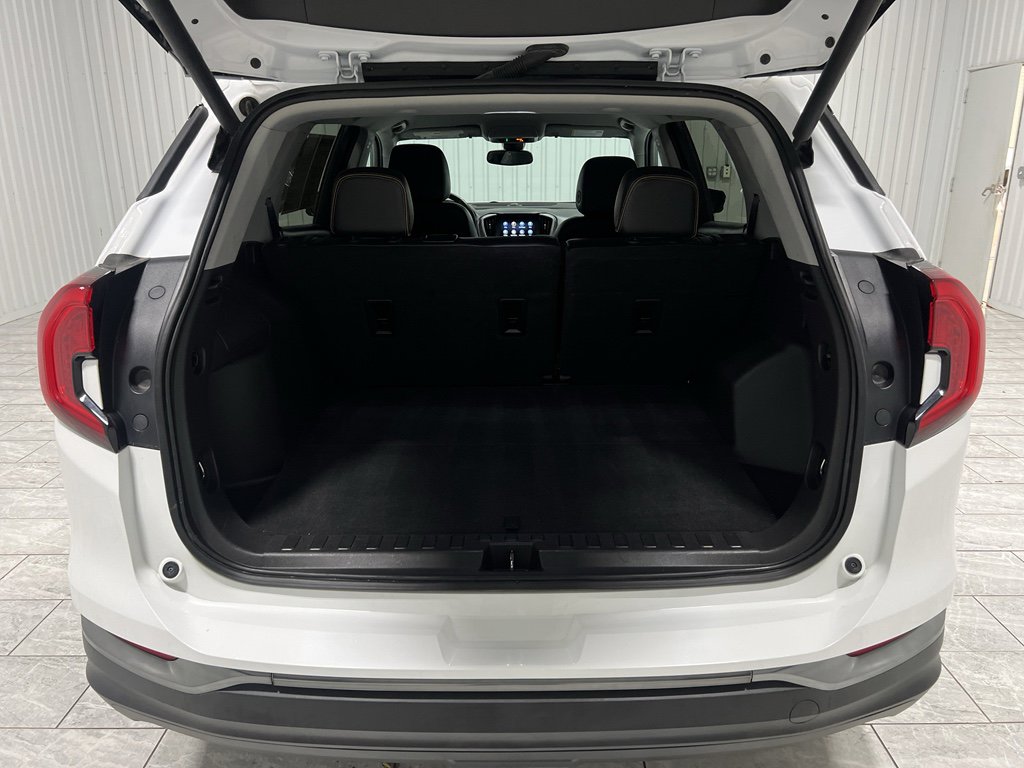 Used 2023 GMC Terrain AT4 image 24
