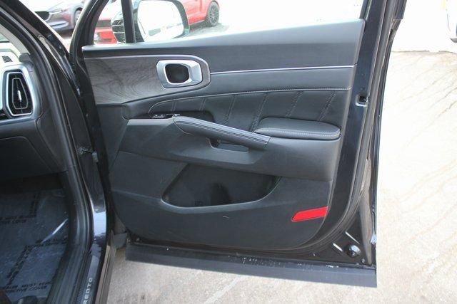 Used 2025 Kia Sorento SX image 34