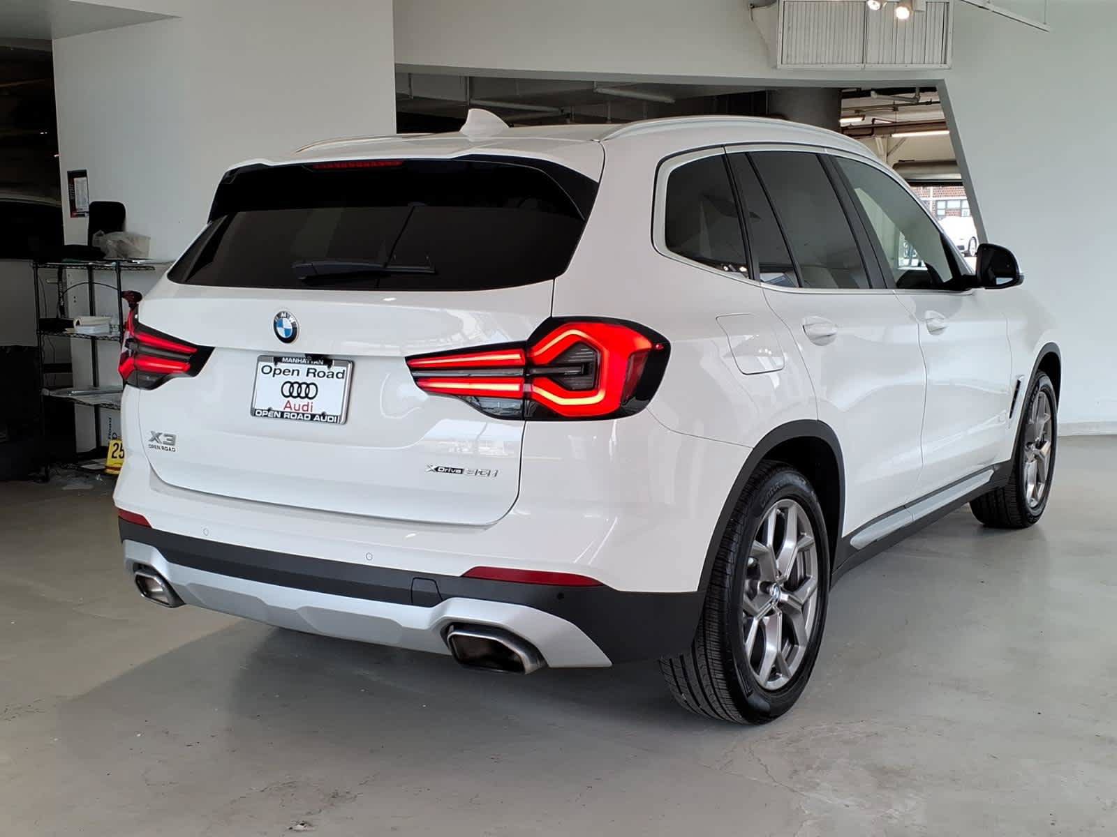 Used 2023 BMW X3 xDrive30i w/ Premium Package w/ZPA AWD/4WD image 4