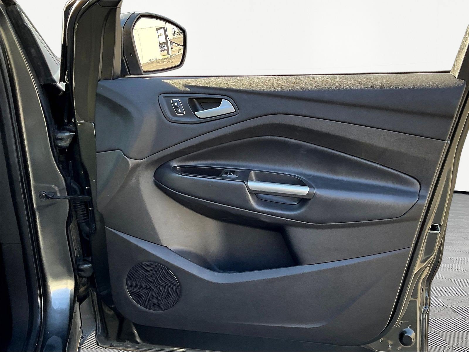Used 2019 Ford Escape Titanium AWD/4WD image 28