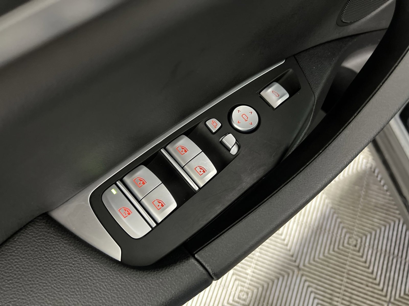 Used 2024 BMW X3 xDrive30i image 15