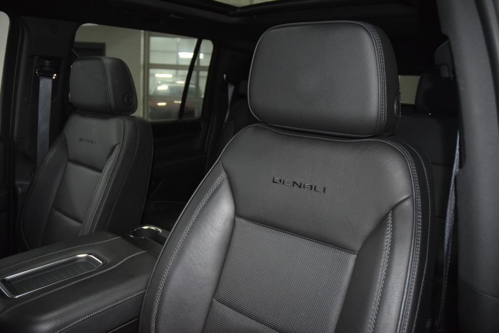 Used 2024 GMC Yukon XL Denali AWD/4WD image 43