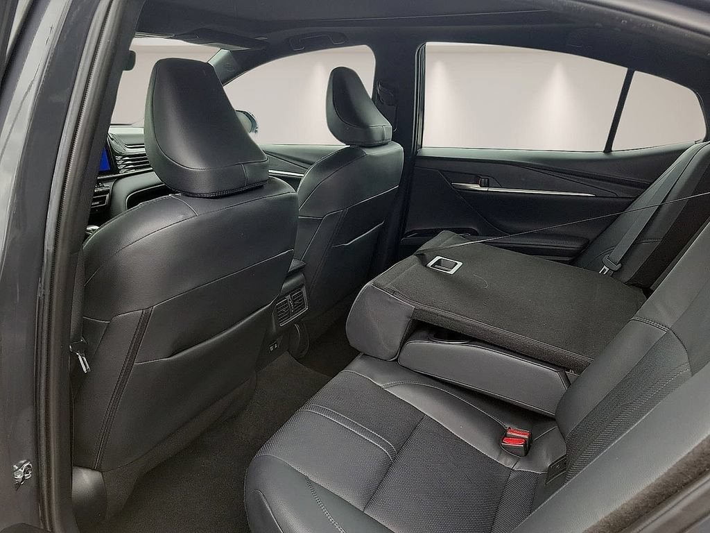Used 2025 Toyota Camry XSE FWD image 8