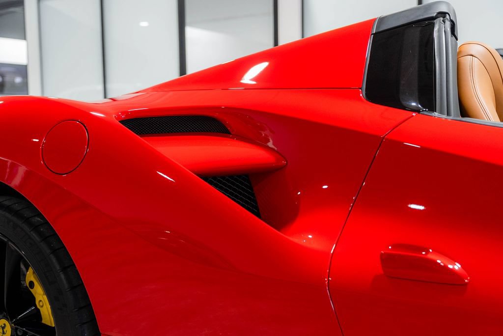 Used 2018 Ferrari 488 Spider RWD image 12
