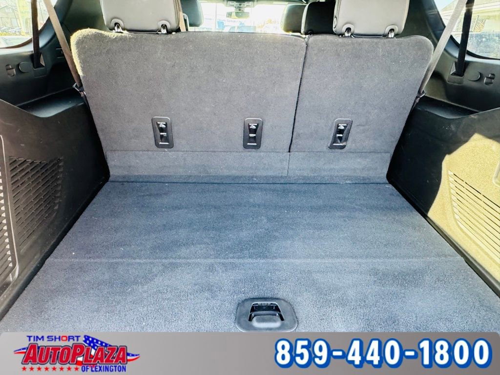 Used 2022 Chevrolet Suburban LT w/ Luxury Package image 47