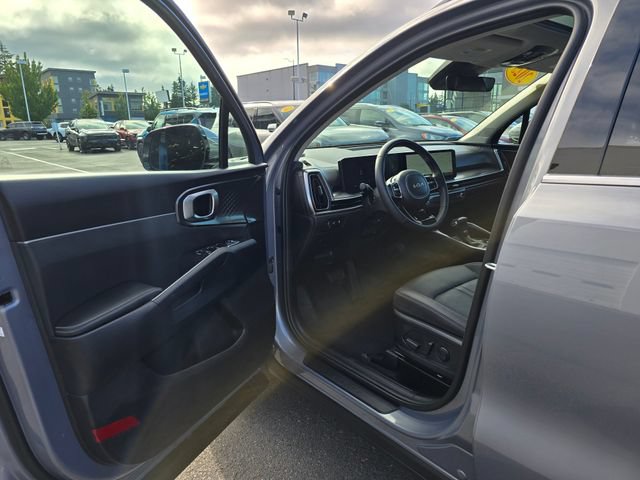 Certified 2025 Kia Sorento EX w/ Panoramic Sunroof Package AWD/4WD image 22