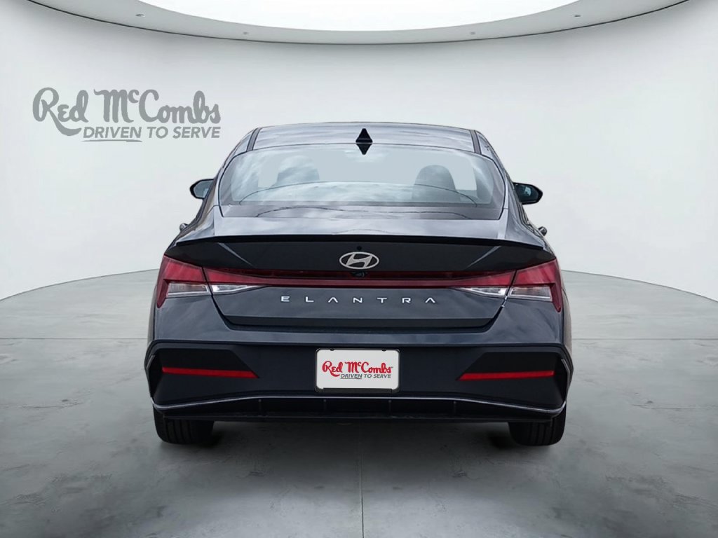 New 2026 Hyundai Elantra SEL Sport FWD image 4