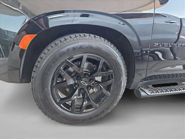Certified 2022 Chevrolet Suburban Z71 w/ Z71 Off-Road Package AWD/4WD image 27