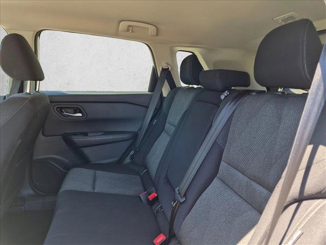 Used 2024 Nissan Rogue SV FWD image 14