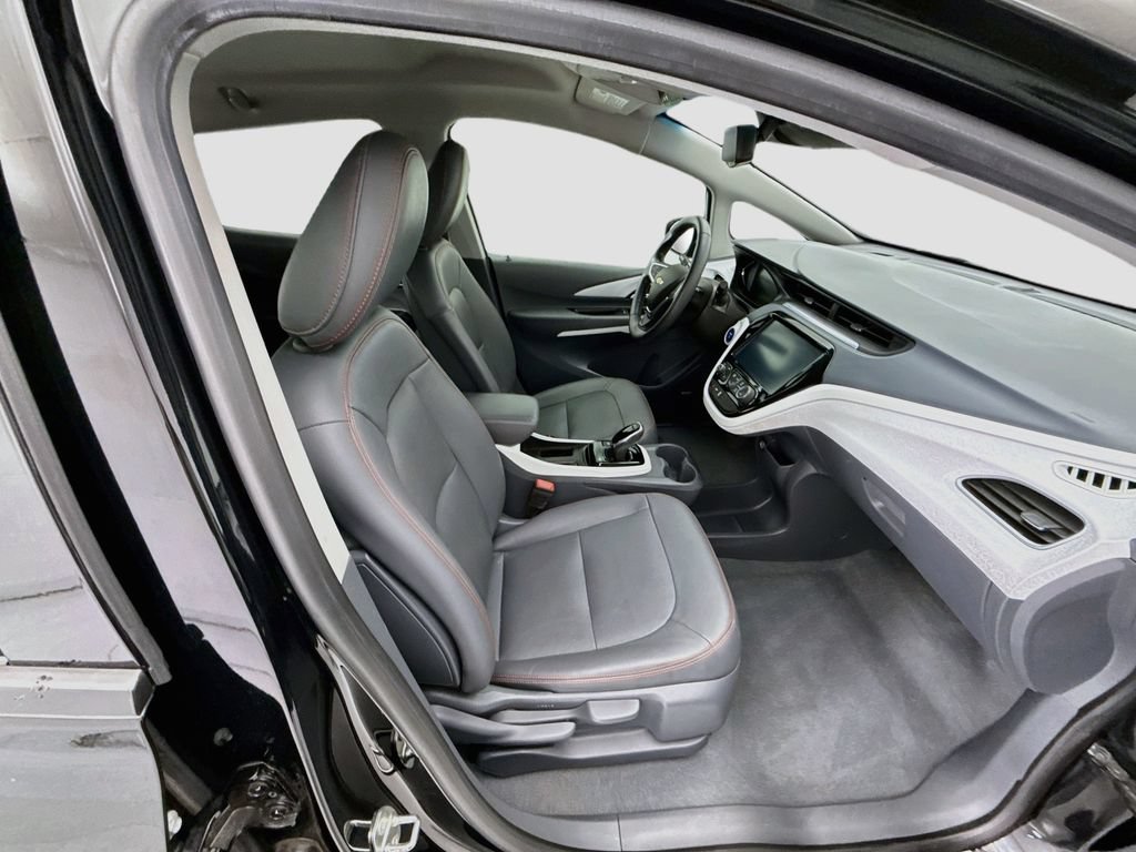 Used 2019 Chevrolet Bolt Premier w/ Infotainment Package FWD image 18