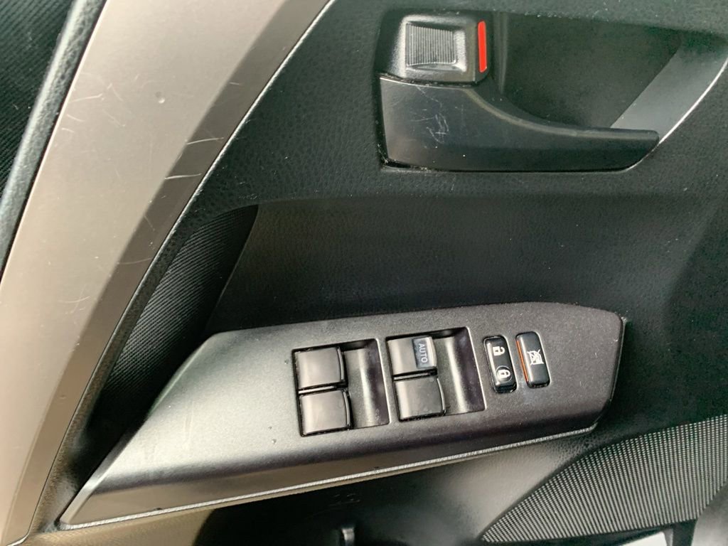 Used 2016 Toyota RAV4 LE image 12