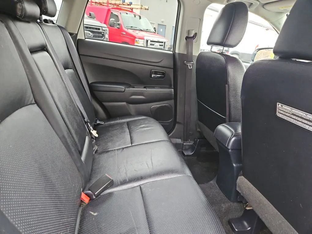 Used 2016 Mitsubishi Outlander Sport SEL AWD/4WD image 9