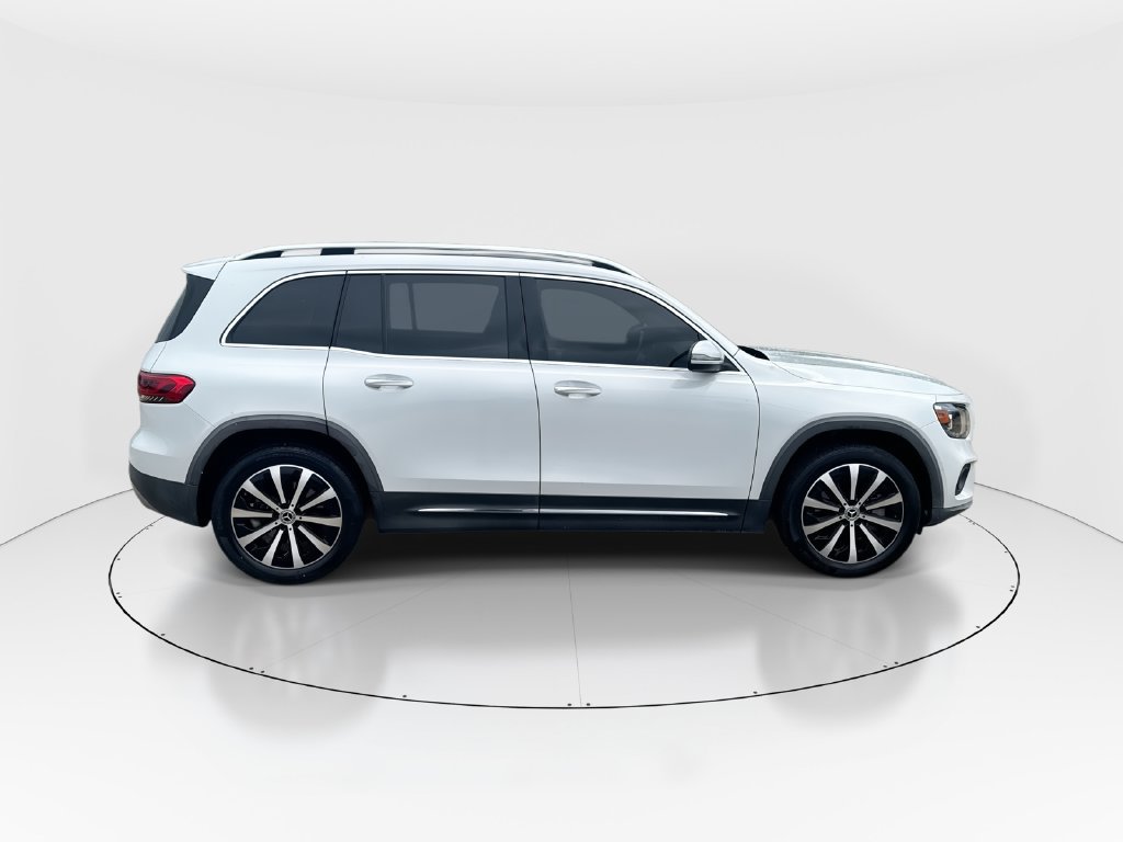 Used 2023 Mercedes-Benz GLB 250 w/ Premium Package image 9