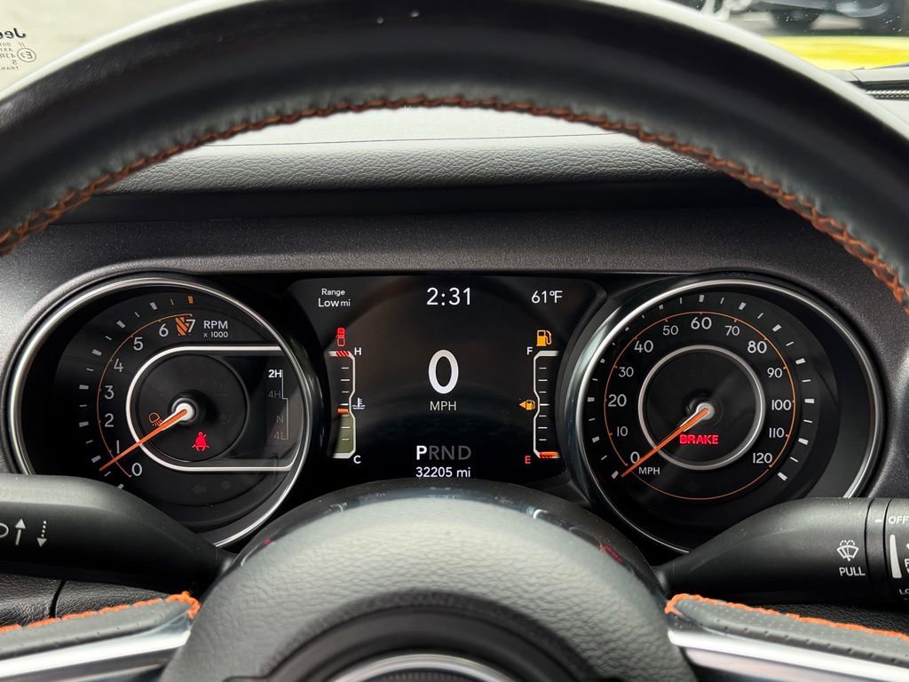 Used 2023 Jeep Gladiator Mojave AWD/4WD image 17