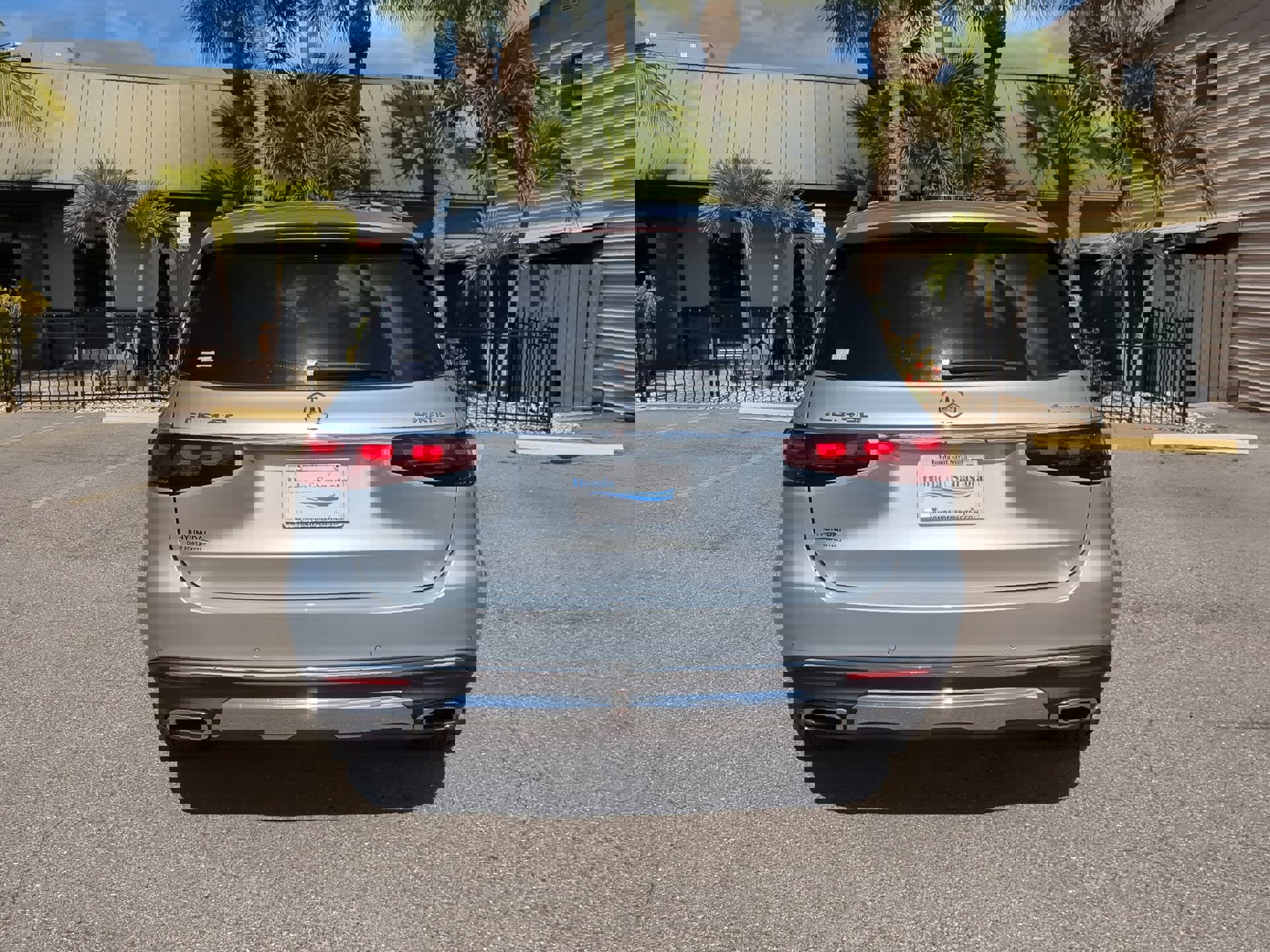 Used 2024 Mercedes-Benz GLS 450 4MATIC image 7