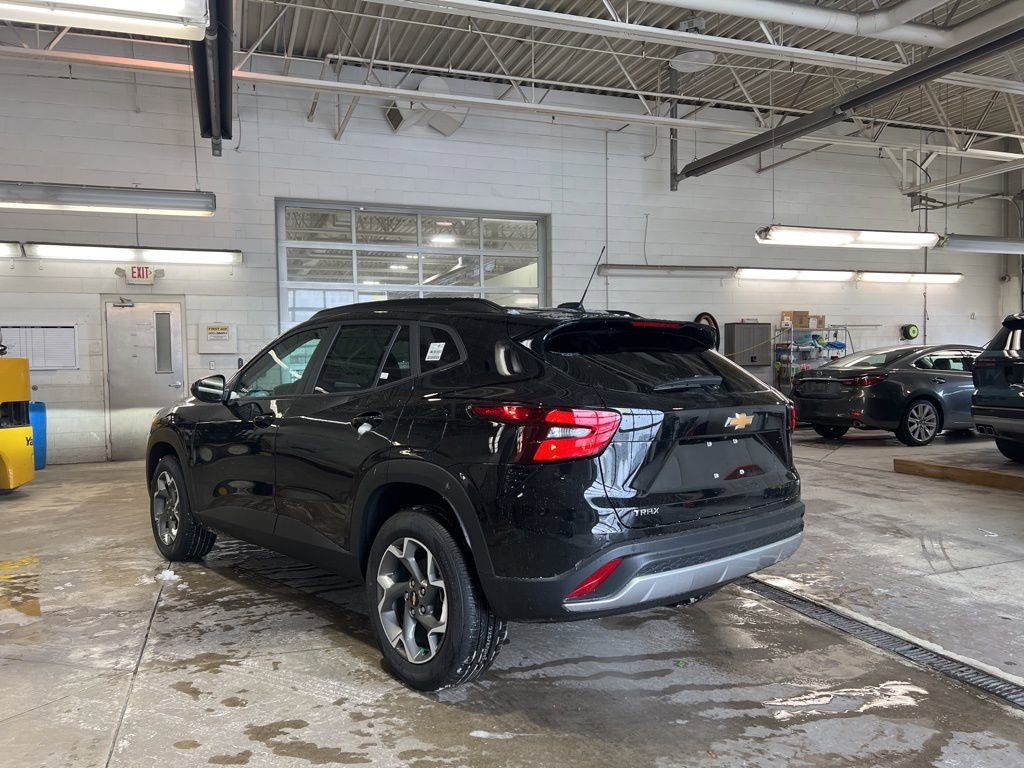 New 2026 Chevrolet Trax LT w/ Sunroof Package image 5