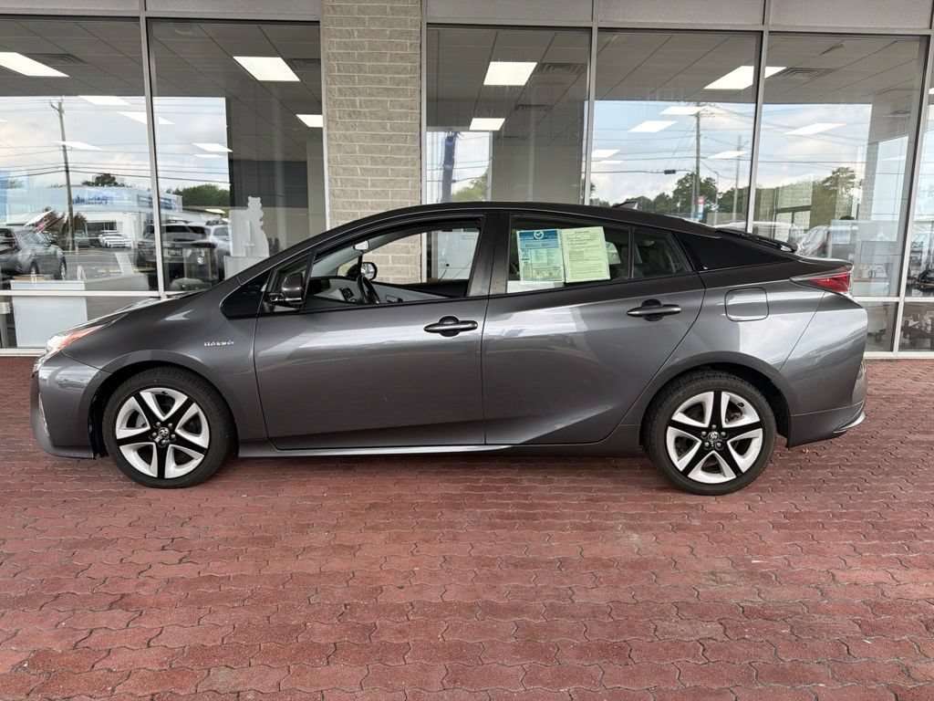 Used 2016 Toyota Prius Three Touring FWD image 2