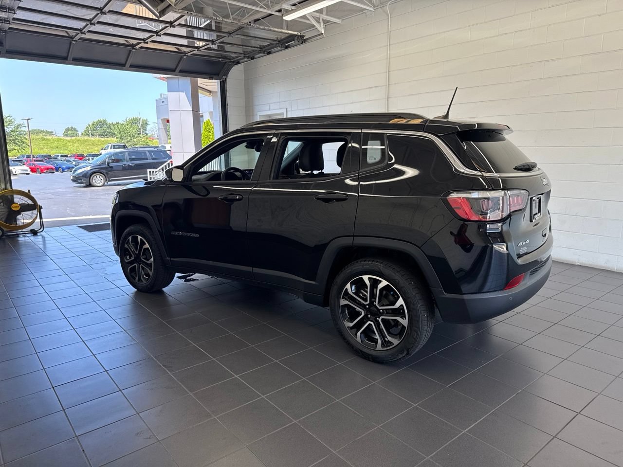 Used 2024 Jeep Compass Limited AWD/4WD image 5