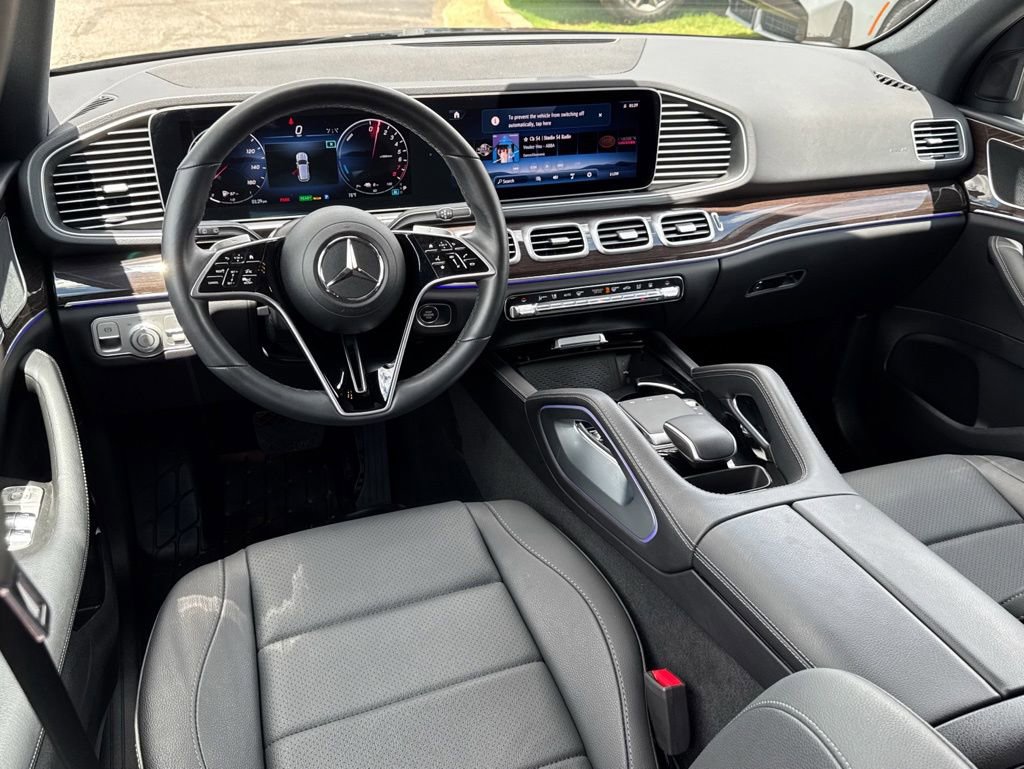 Used 2025 Mercedes-Benz GLE 450e 4MATIC w/ Driver Assistance Package image 7